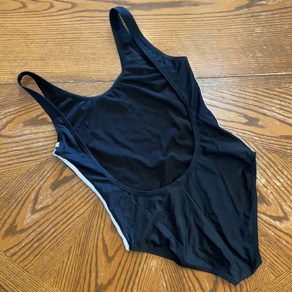 Adidas bathing suit - Picture 2 of 4